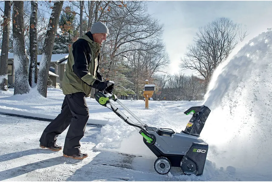 EGO POWER+ 56V 21-in. Cordless Single-Stage Snow Blower Kit (SNT2102) with 5.0Ah Batteries and Rapid Charger, photo 6 of 7