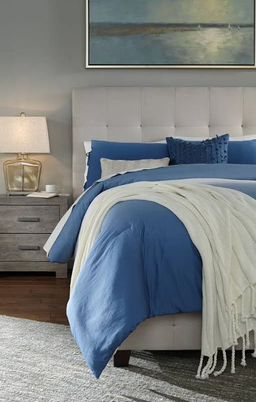Ashley Dolante Upholstered Bed, photo 4 of 5